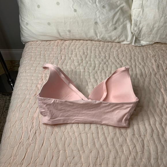Victoria’s Secret bra, 34DD - Picture 3 of 4